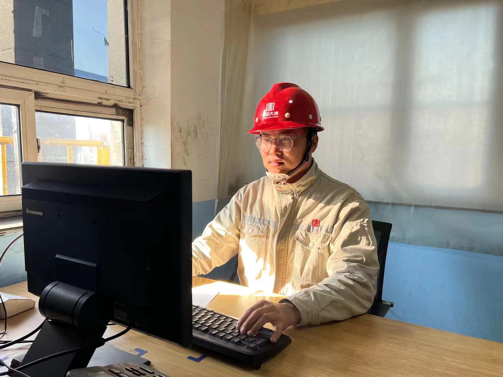 【奮斗大唐人】銀牌技工｜戶金瑞：行而不輟  未來(lái)可期.jpg